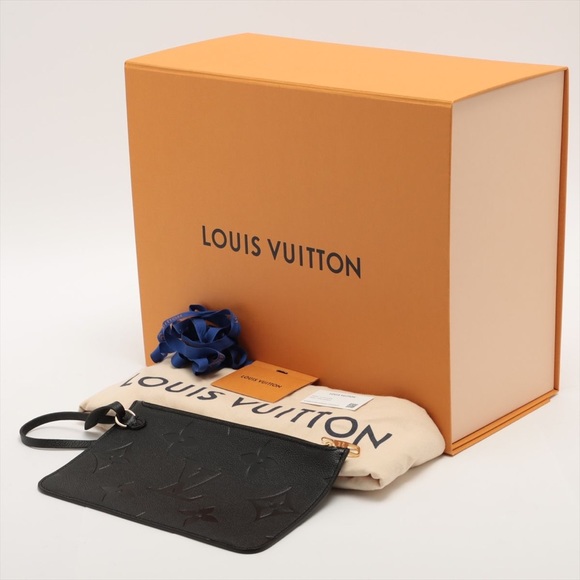 Louis Vuitton Neverfull Giant Monogram Empreinte MM in Black (Authentic) - Picture 4 of 15